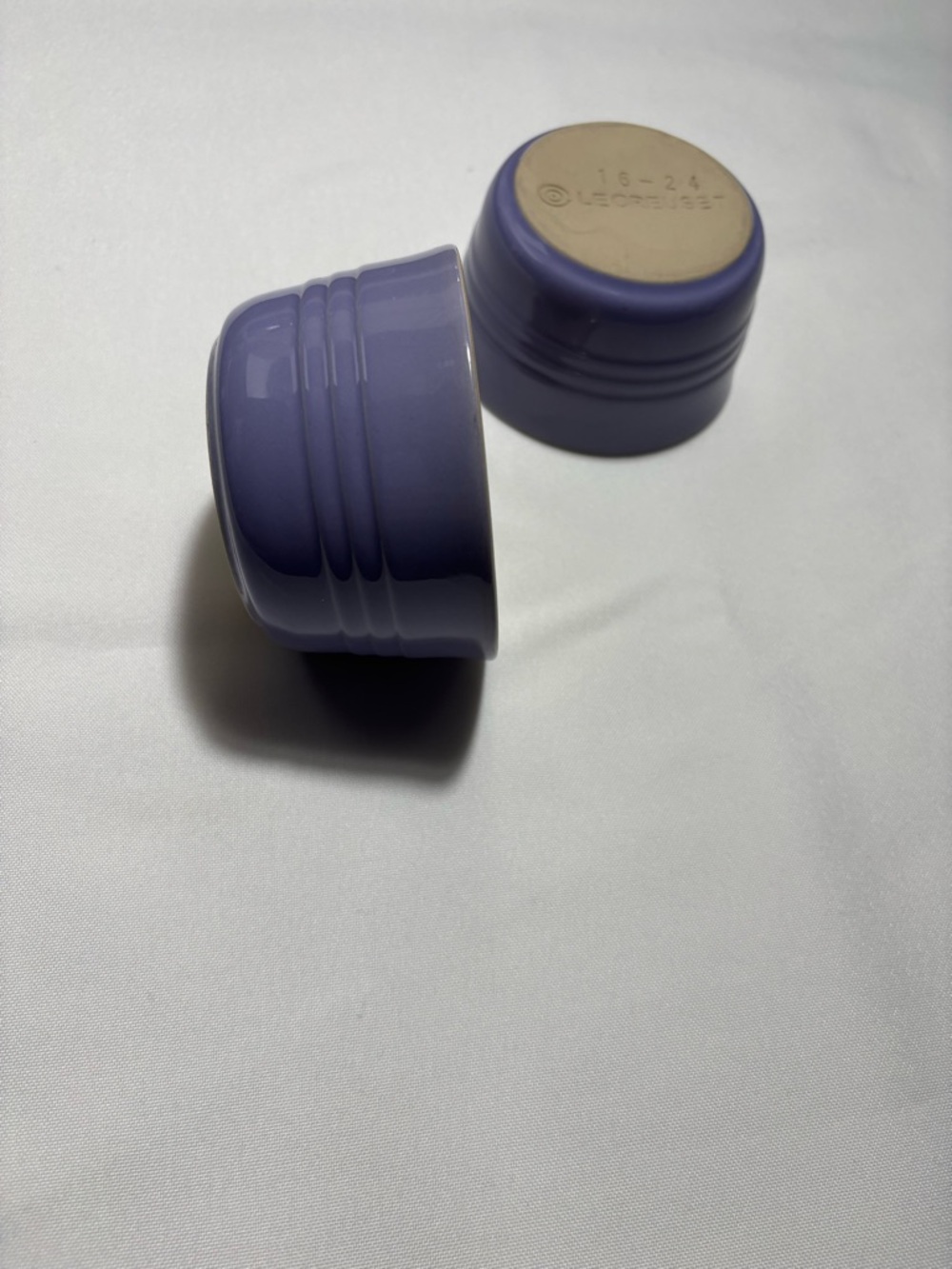 Le Creuset Set of 2 Stoneware Ramekin Baking dishes - Lavender